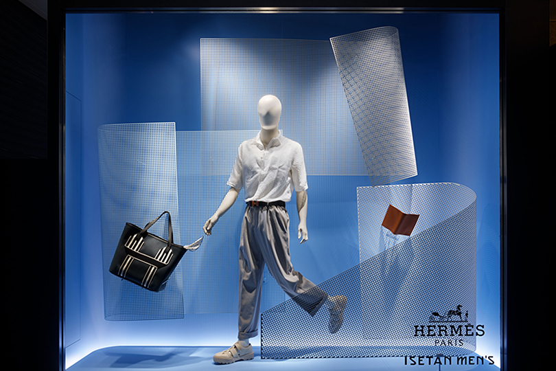 HERMÈS Mens “Jours et ajours” window